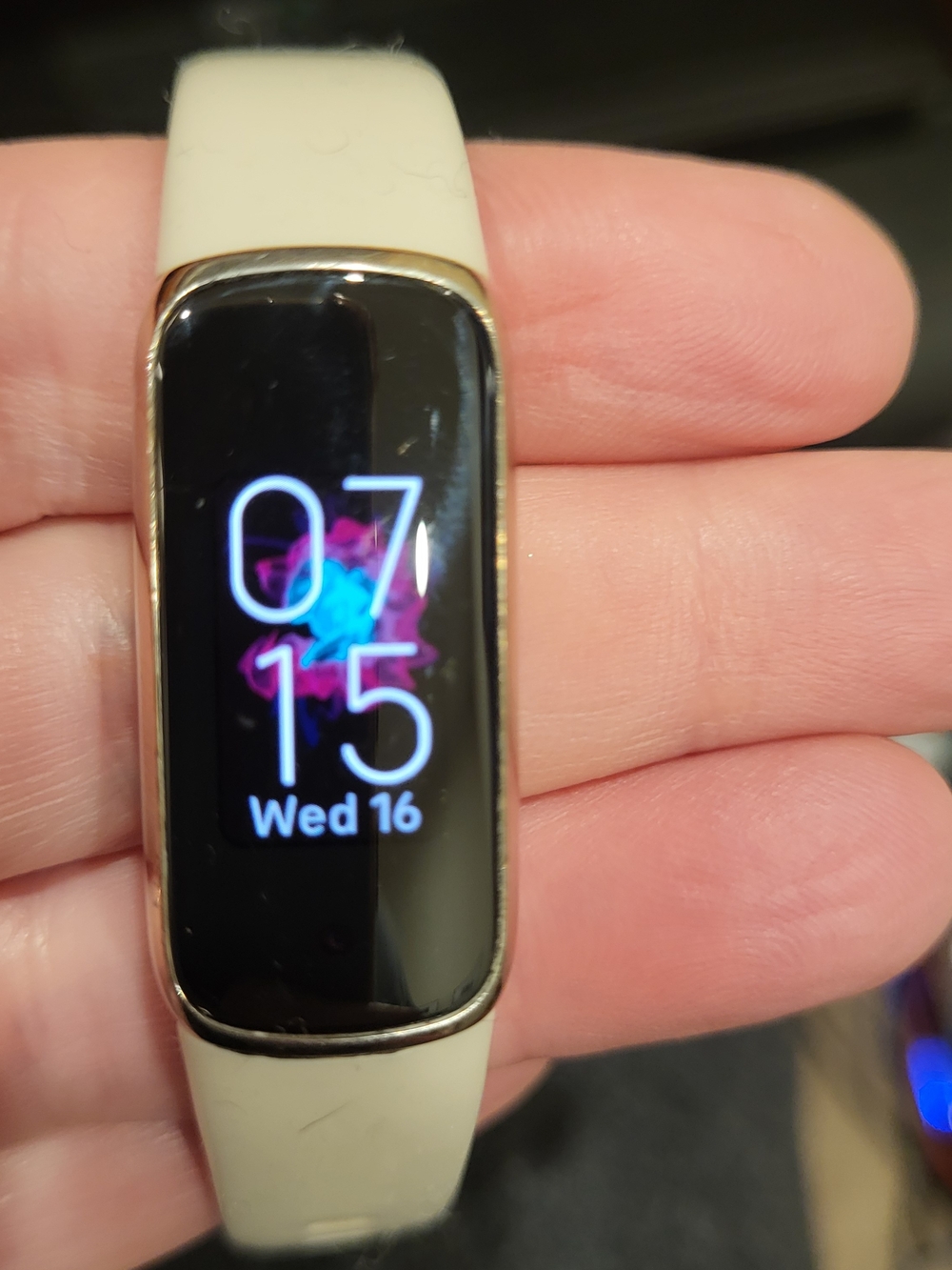 Fitbit Luxe Smartwatch with Gold Bezel — Fitness Tracker